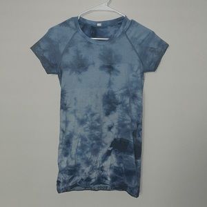 lulu blue tie dye swiftly tech tee